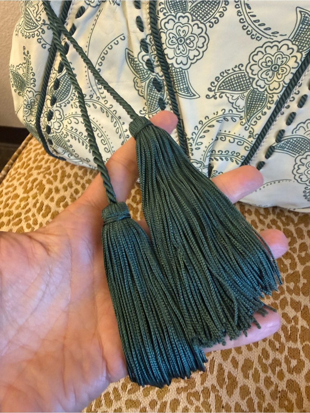 💯Auth! VINTAGE ROBERTO CAVALLI Cream/Green Floral Leather Bag w Braided Tassel - Picture 3 of 16